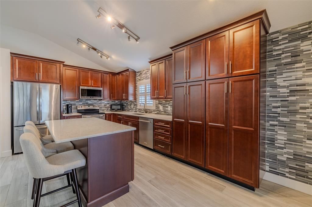 For Sale: $500,000 (3 beds, 2 baths, 1520 Square Feet)