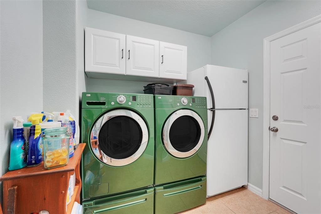 For Sale: $335,000 (3 beds, 2 baths, 1700 Square Feet)