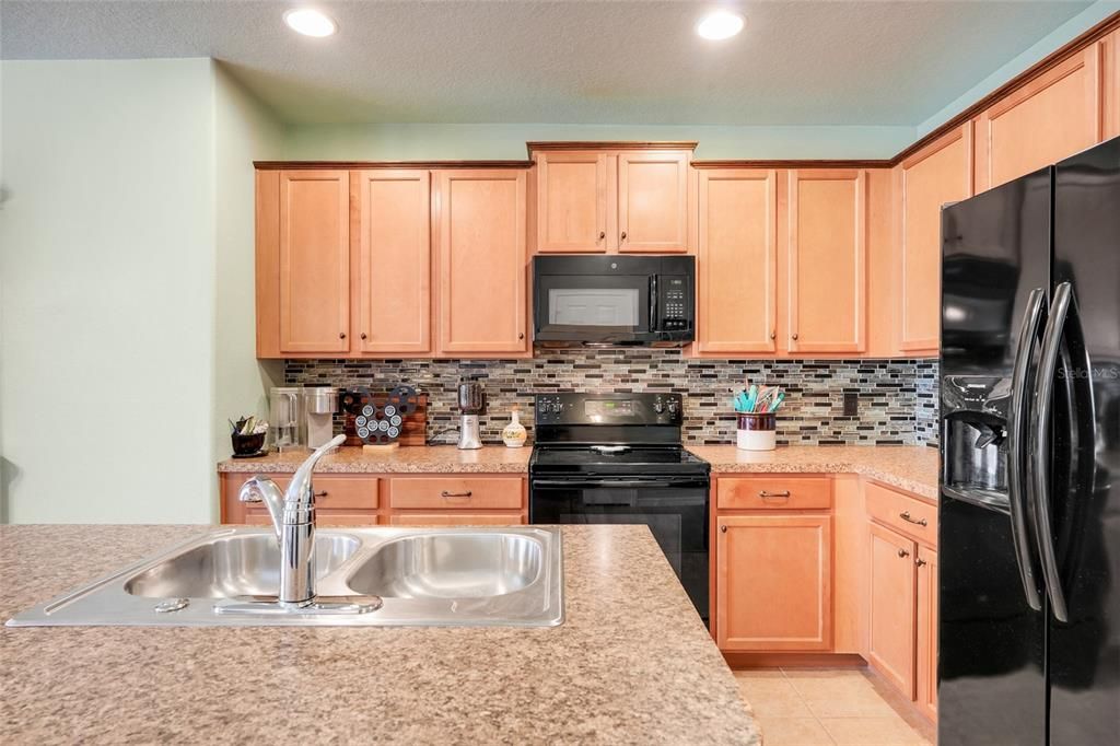 For Sale: $335,000 (3 beds, 2 baths, 1700 Square Feet)