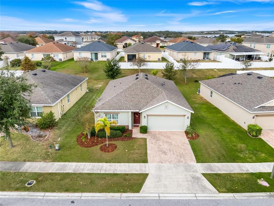 For Sale: $335,000 (3 beds, 2 baths, 1700 Square Feet)