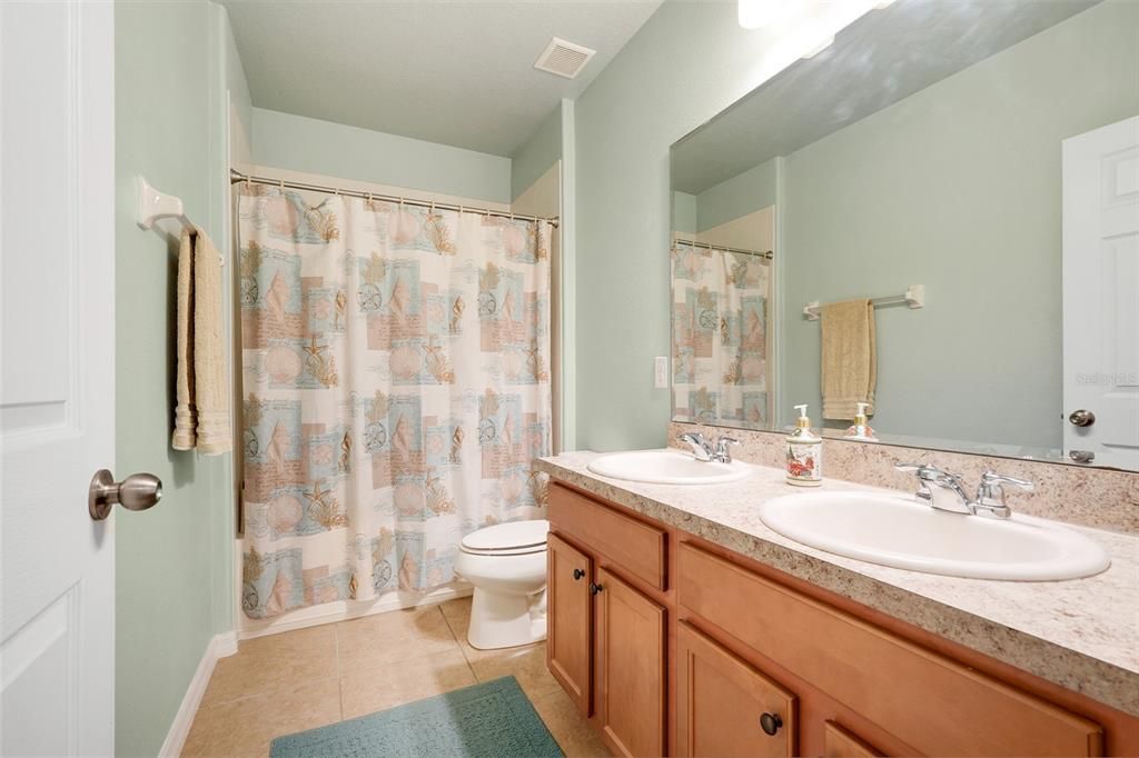 For Sale: $335,000 (3 beds, 2 baths, 1700 Square Feet)