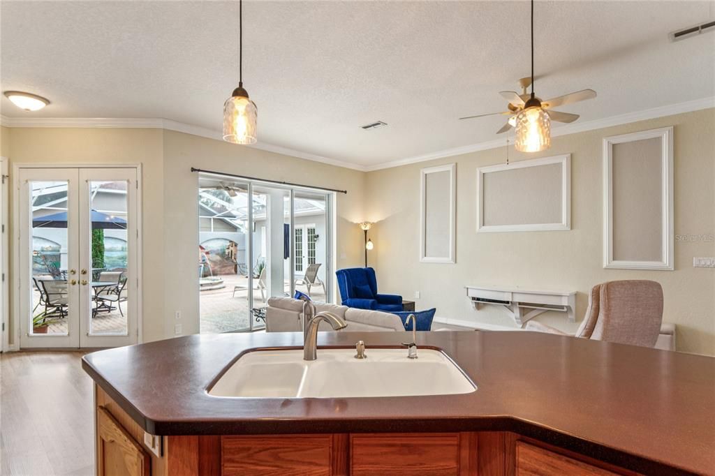 На продажу: $420,000 (4 спален, 3 ванн, 2306 Квадратных фут)