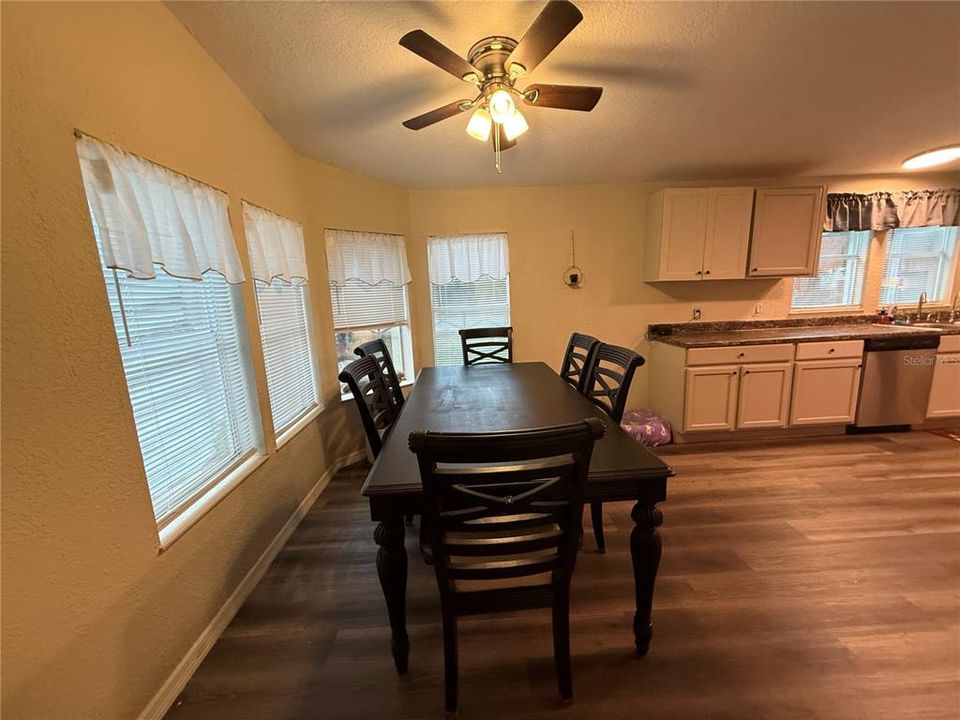 待售: $220,000 (3 贝兹, 2 浴室, 1510 平方英尺)