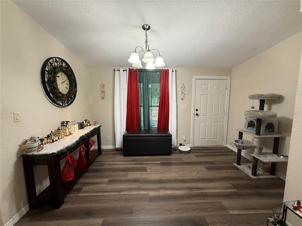 待售: $220,000 (3 贝兹, 2 浴室, 1510 平方英尺)