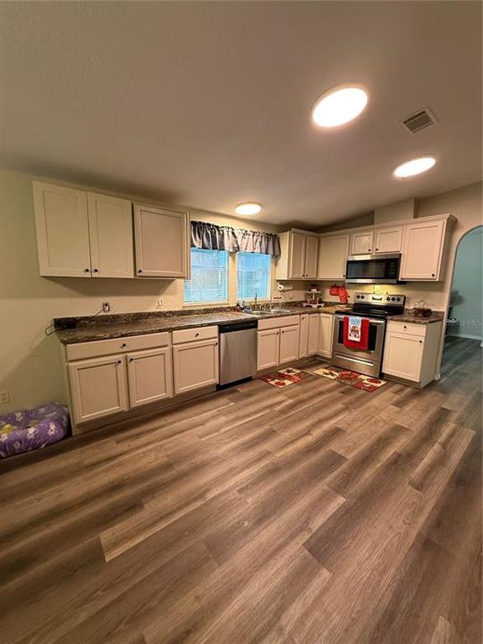 待售: $220,000 (3 贝兹, 2 浴室, 1510 平方英尺)