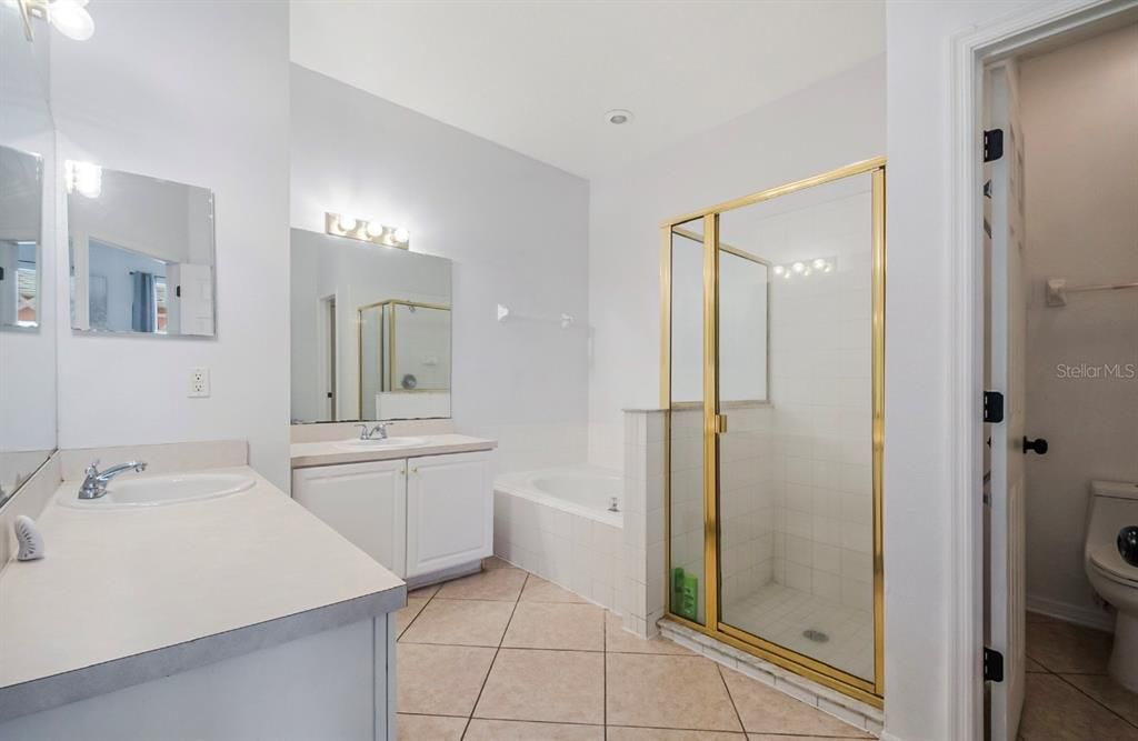 待售: $384,990 (4 贝兹, 2 浴室, 1972 平方英尺)