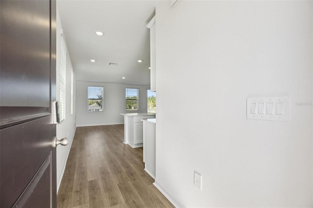 En Venta: $286,000 (3 camas, 2 baños, 1566 Pies cuadrados)