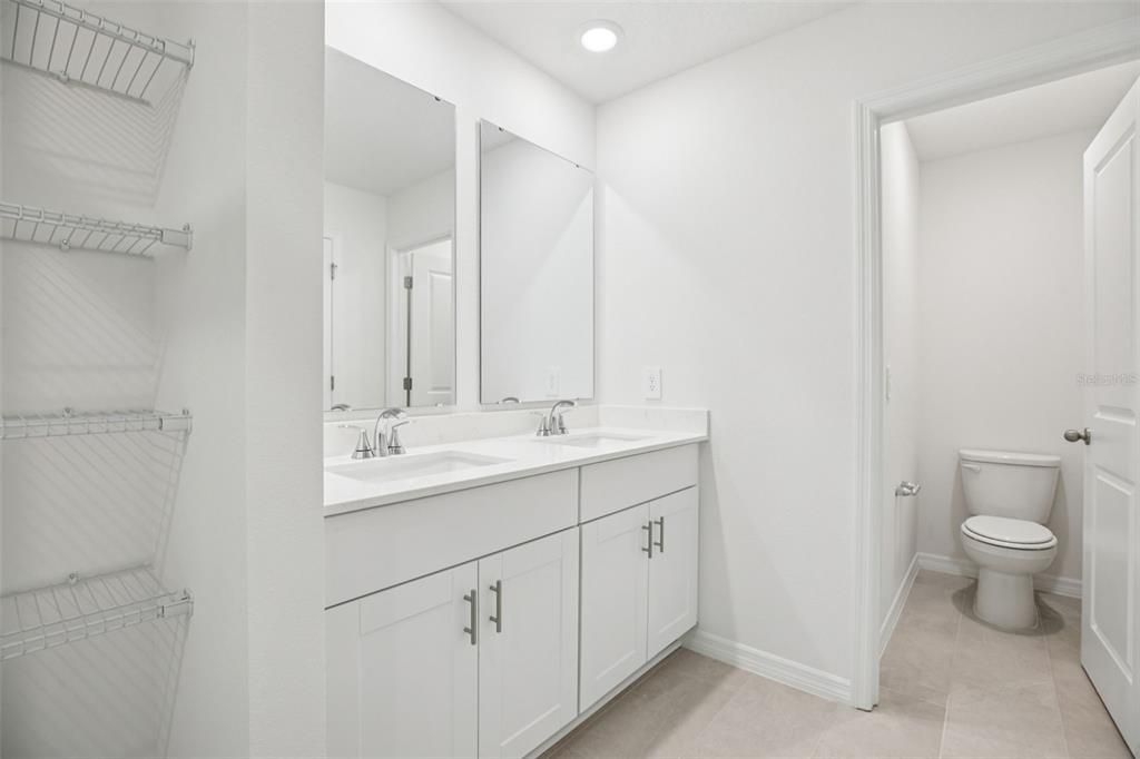 En Venta: $286,000 (3 camas, 2 baños, 1566 Pies cuadrados)