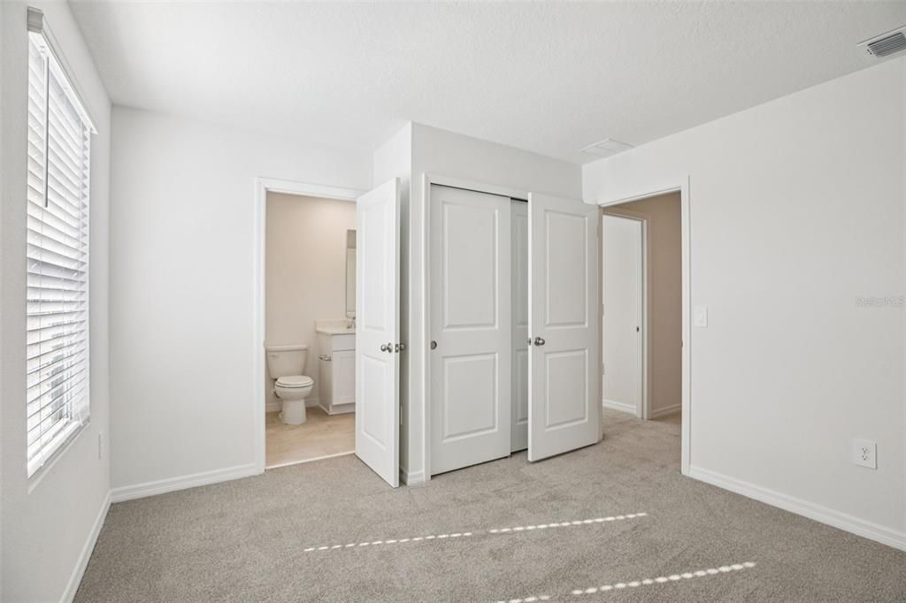 En Venta: $286,000 (3 camas, 2 baños, 1566 Pies cuadrados)