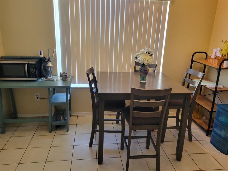 En Venta: $384,900 (3 camas, 2 baños, 1424 Pies cuadrados)