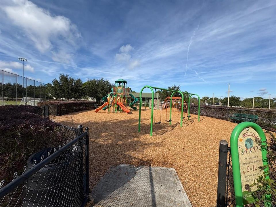 For Rent: $1,900 (3 beds, 2 baths, 1416 Square Feet)