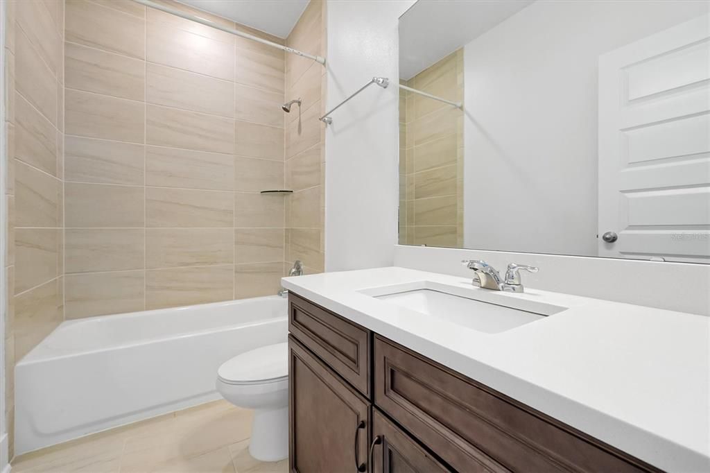 На продажу: $589,990 (3 спален, 2 ванн, 1972 Квадратных фут)