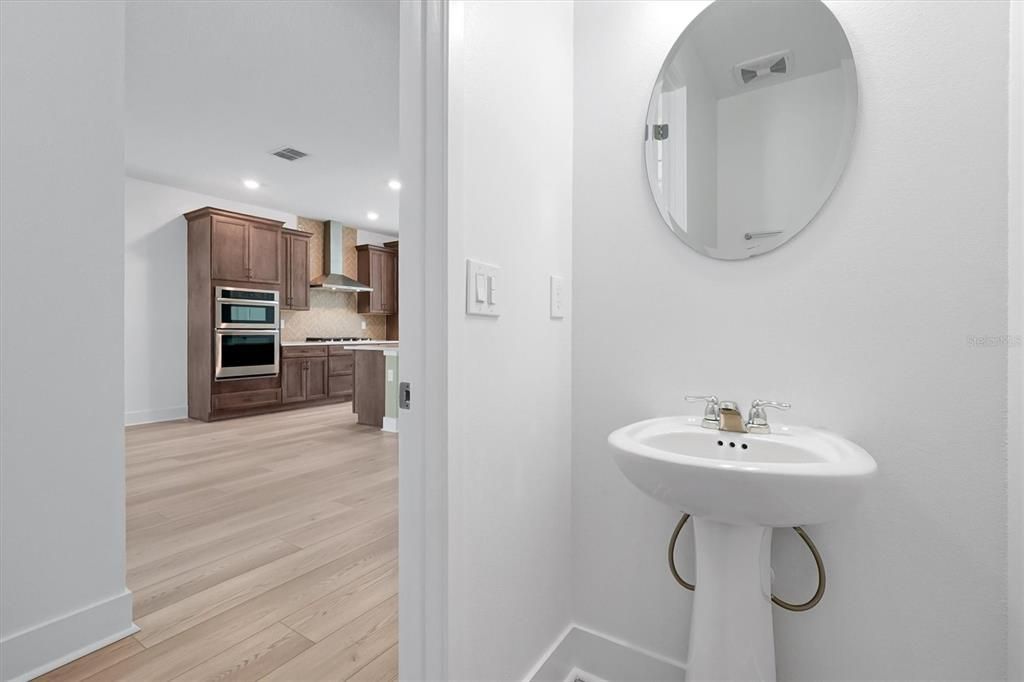 На продажу: $589,990 (3 спален, 2 ванн, 1972 Квадратных фут)