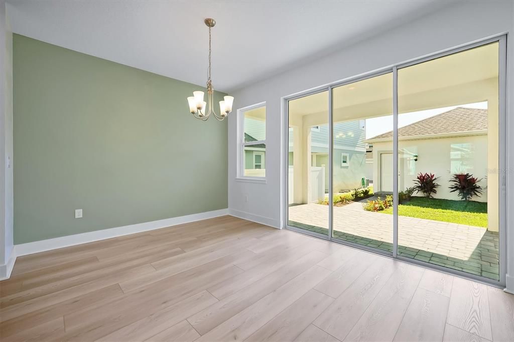 На продажу: $589,990 (3 спален, 2 ванн, 1972 Квадратных фут)