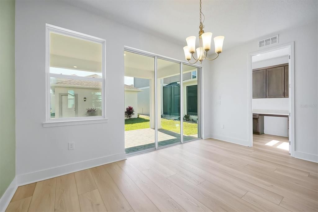 На продажу: $589,990 (3 спален, 2 ванн, 1972 Квадратных фут)