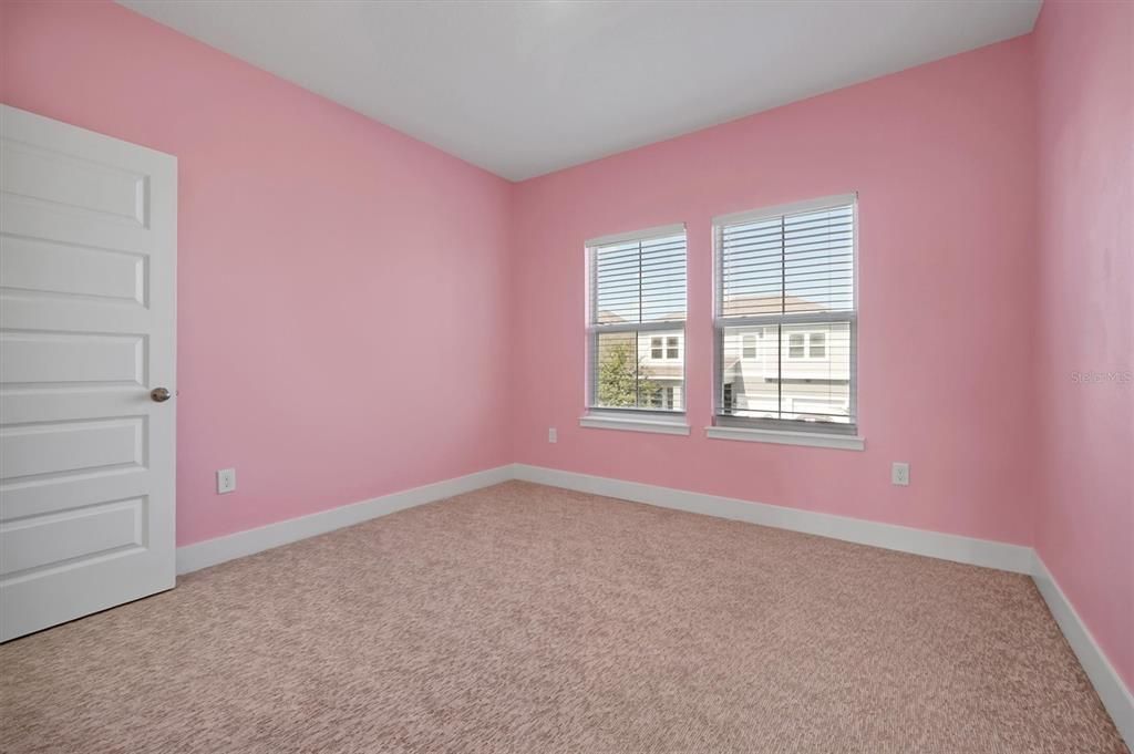 На продажу: $589,990 (3 спален, 2 ванн, 1972 Квадратных фут)