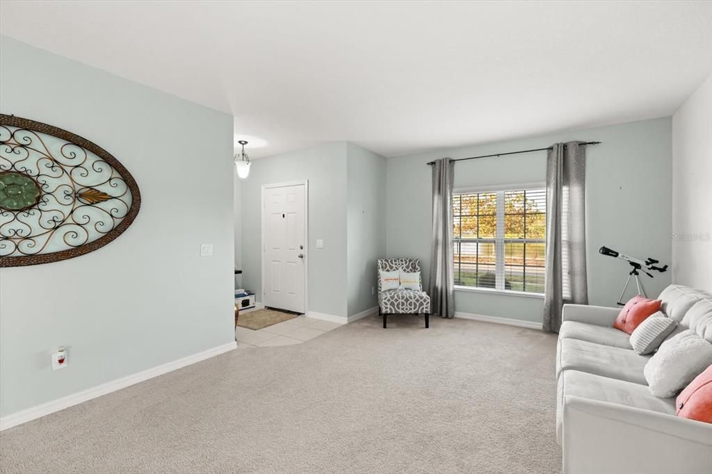 En Venta: $360,000 (4 camas, 2 baños, 1972 Pies cuadrados)