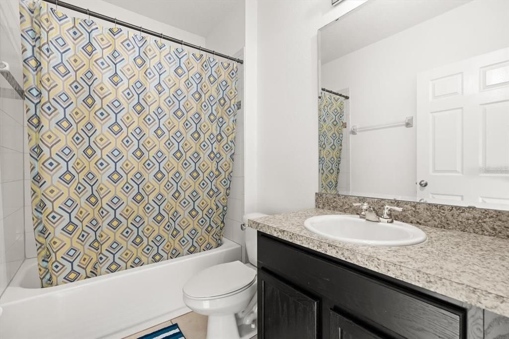 En Venta: $360,000 (4 camas, 2 baños, 1972 Pies cuadrados)