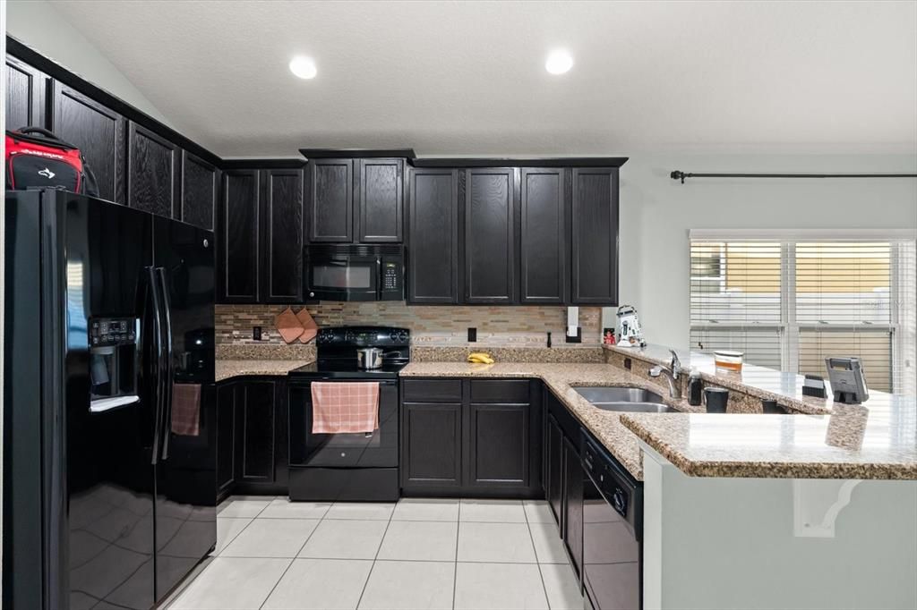 En Venta: $360,000 (4 camas, 2 baños, 1972 Pies cuadrados)