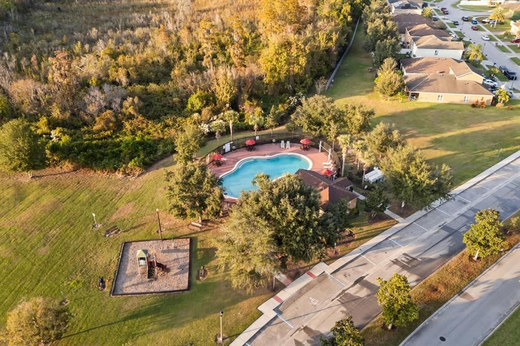 En Venta: $360,000 (4 camas, 2 baños, 1972 Pies cuadrados)