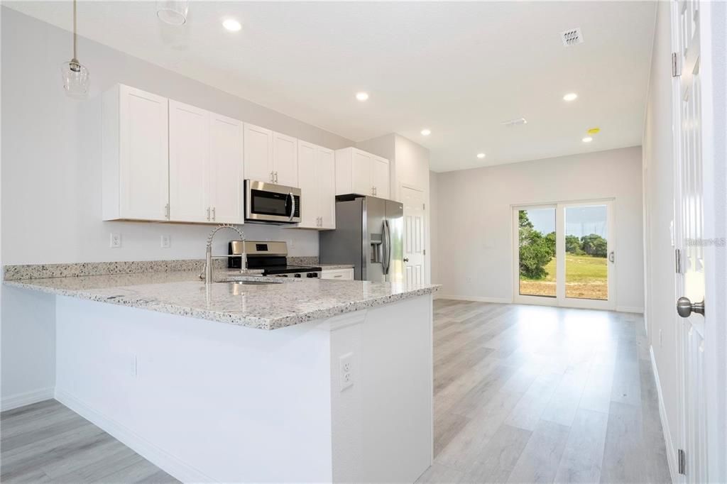 For Rent: $1,900 (3 beds, 2 baths, 1416 Square Feet)