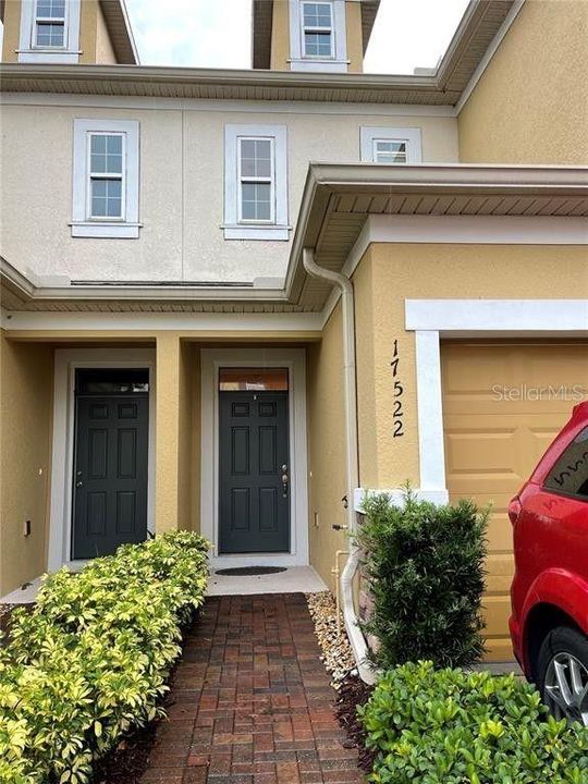 En Renta: $2,400 (4 camas, 2 baños, 2056 Pies cuadrados)