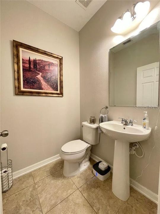 En Renta: $2,400 (4 camas, 2 baños, 2056 Pies cuadrados)