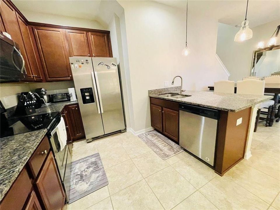 En Renta: $2,400 (4 camas, 2 baños, 2056 Pies cuadrados)