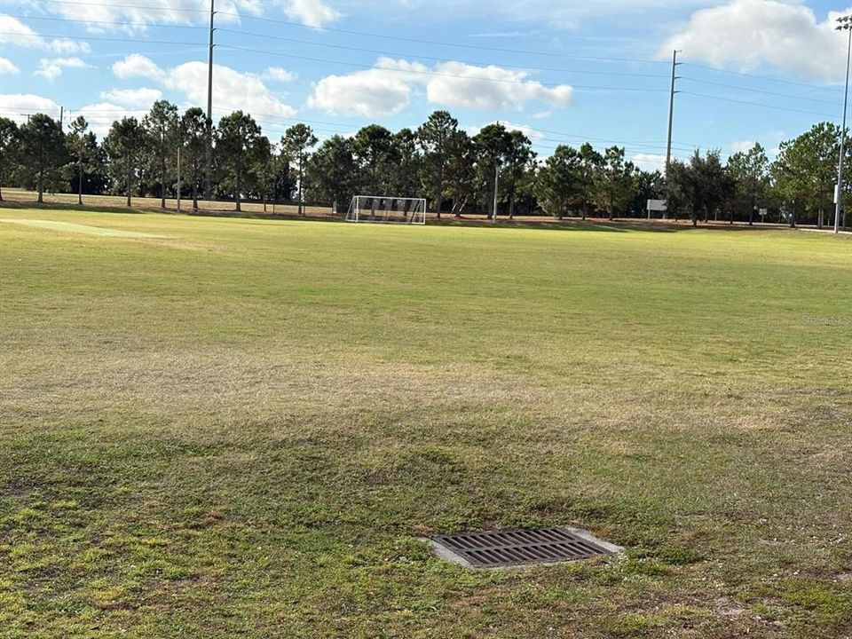 For Rent: $1,900 (3 beds, 2 baths, 1416 Square Feet)