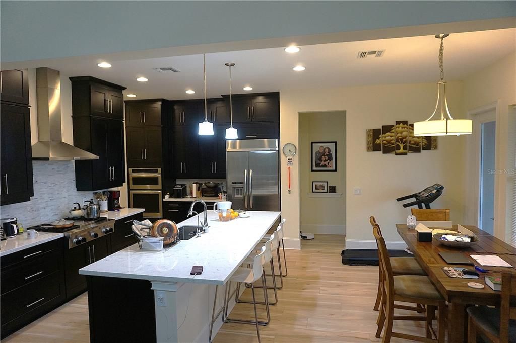 出租: $4,495 (4 贝兹, 3 浴室, 3510 平方英尺)