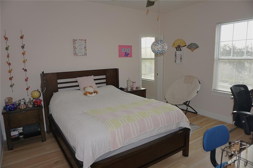 出租: $4,495 (4 贝兹, 3 浴室, 3510 平方英尺)