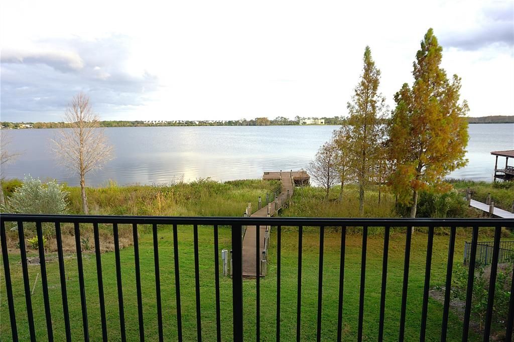 出租: $4,495 (4 贝兹, 3 浴室, 3510 平方英尺)