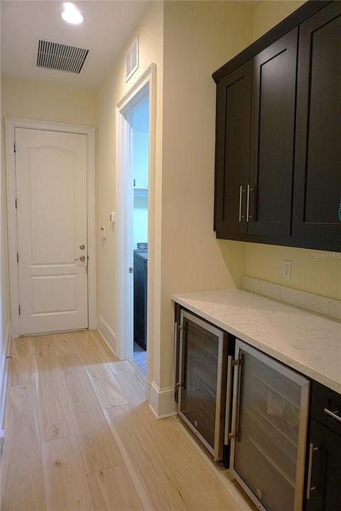 出租: $4,495 (4 贝兹, 3 浴室, 3510 平方英尺)