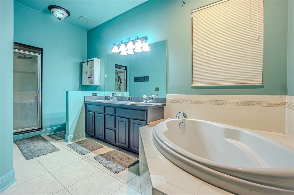 En Venta: $299,900 (3 camas, 2 baños, 1636 Pies cuadrados)