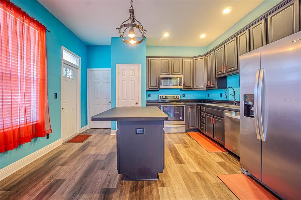 En Venta: $299,900 (3 camas, 2 baños, 1636 Pies cuadrados)