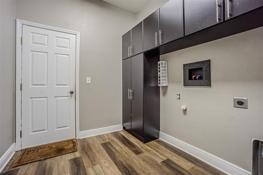 En Venta: $299,900 (3 camas, 2 baños, 1636 Pies cuadrados)