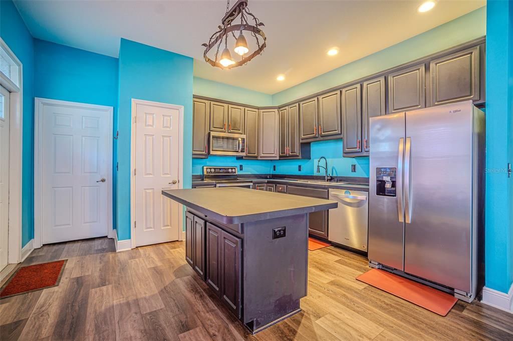 En Venta: $299,900 (3 camas, 2 baños, 1636 Pies cuadrados)