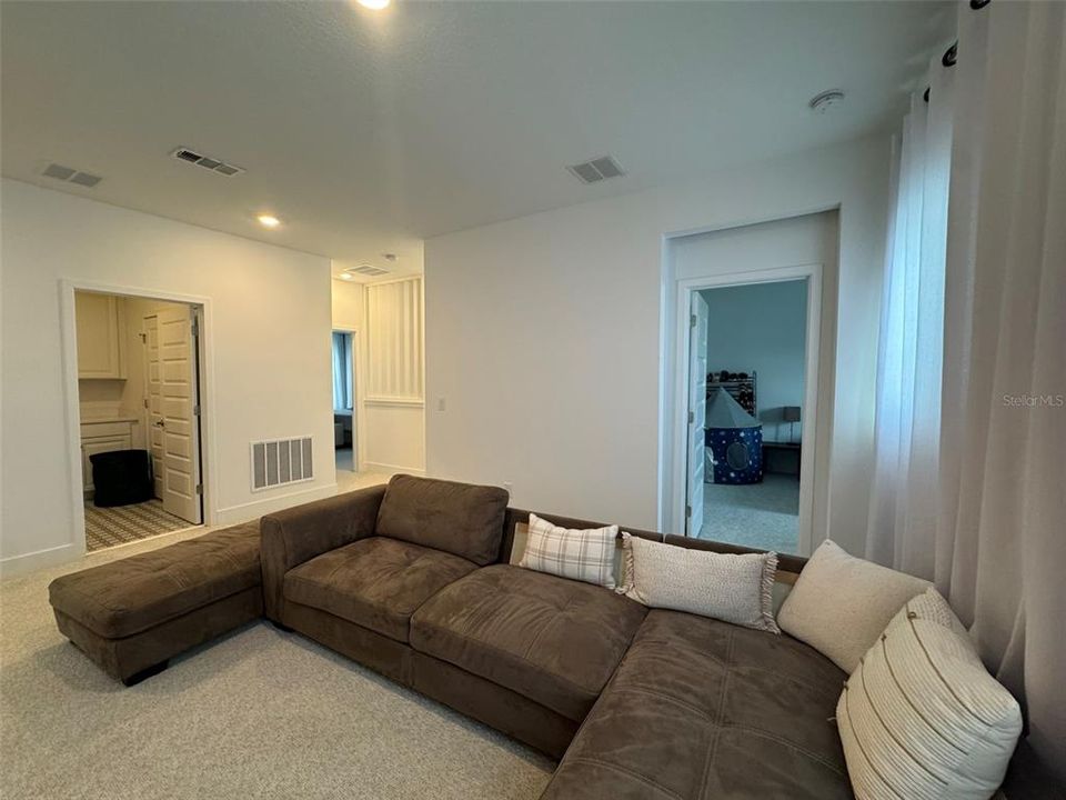 待售: $849,000 (4 贝兹, 3 浴室, 2832 平方英尺)