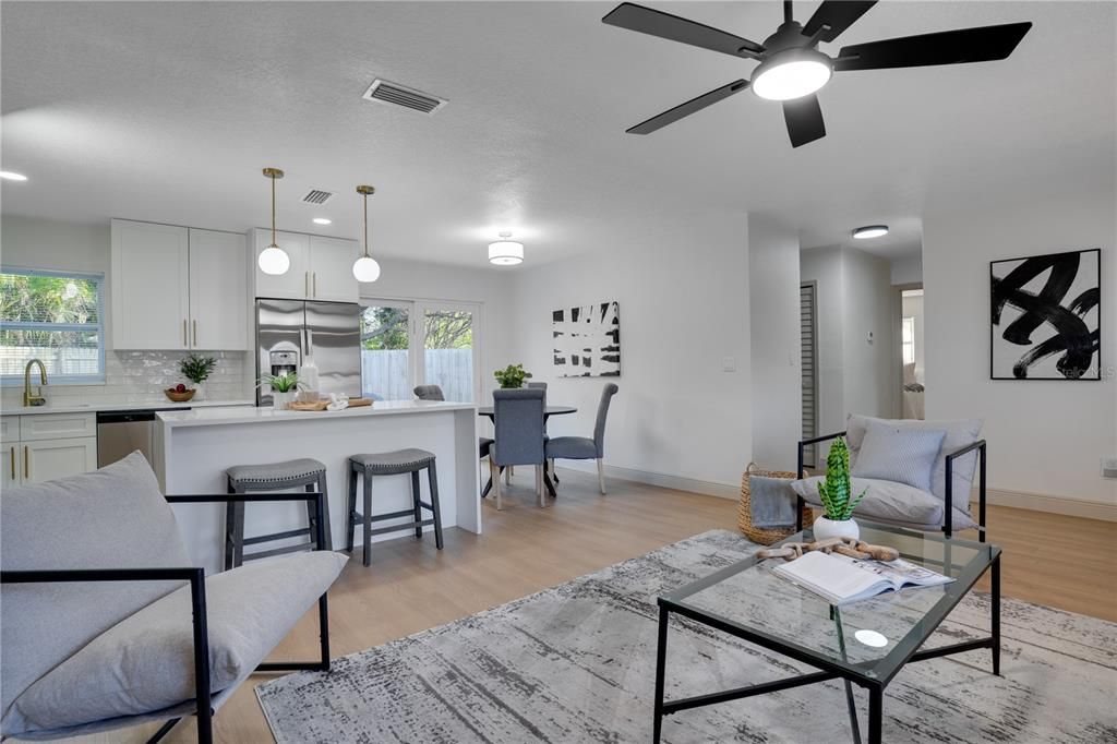 For Sale: $379,000 (2 beds, 1 baths, 1100 Square Feet)