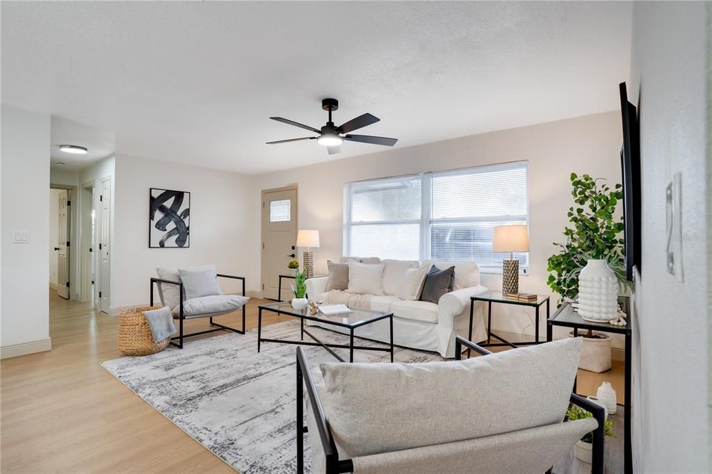 For Sale: $379,000 (2 beds, 1 baths, 1100 Square Feet)