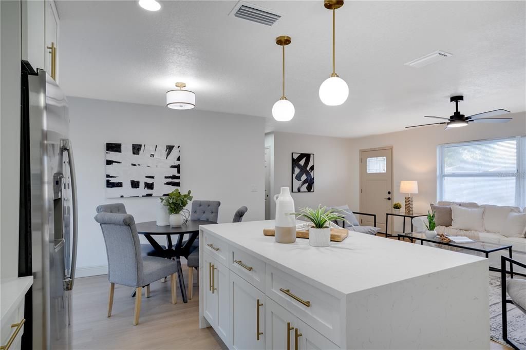 For Sale: $379,000 (2 beds, 1 baths, 1100 Square Feet)