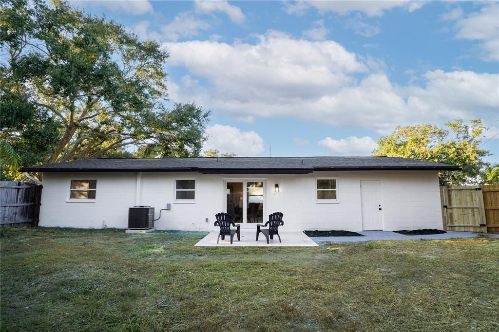 For Sale: $379,000 (2 beds, 1 baths, 1100 Square Feet)