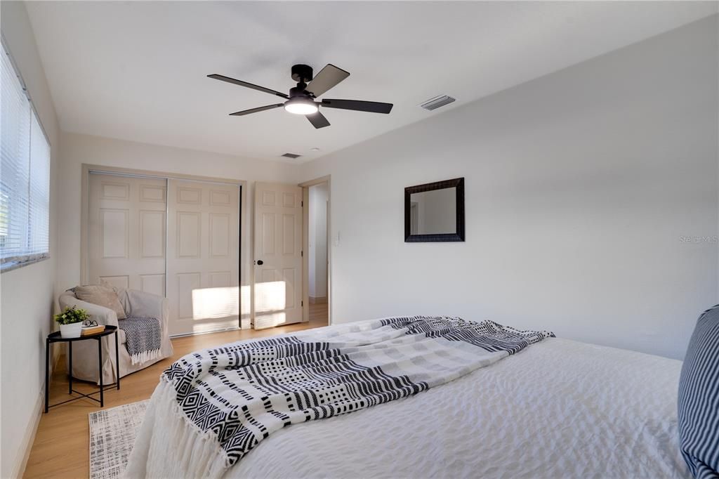 For Sale: $379,000 (2 beds, 1 baths, 1100 Square Feet)