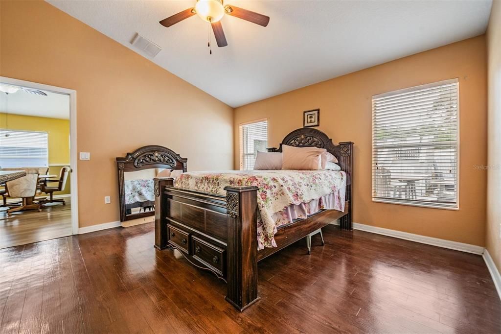 En Venta: $345,000 (3 camas, 2 baños, 1471 Pies cuadrados)