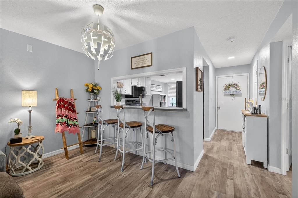 На продажу: $235,000 (2 спален, 2 ванн, 1156 Квадратных фут)