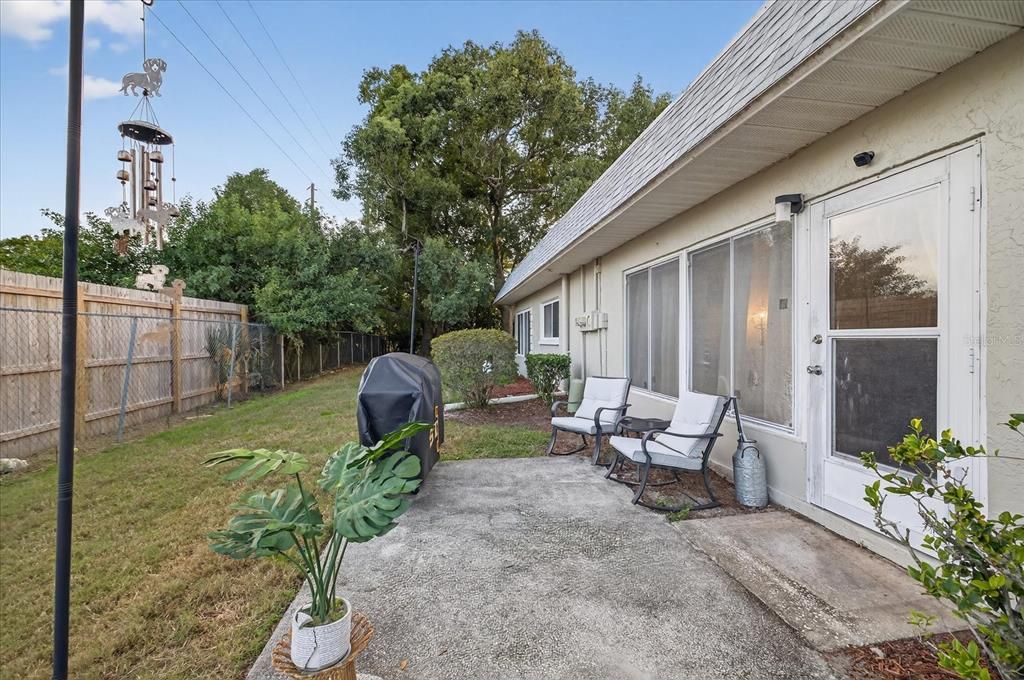 На продажу: $235,000 (2 спален, 2 ванн, 1156 Квадратных фут)