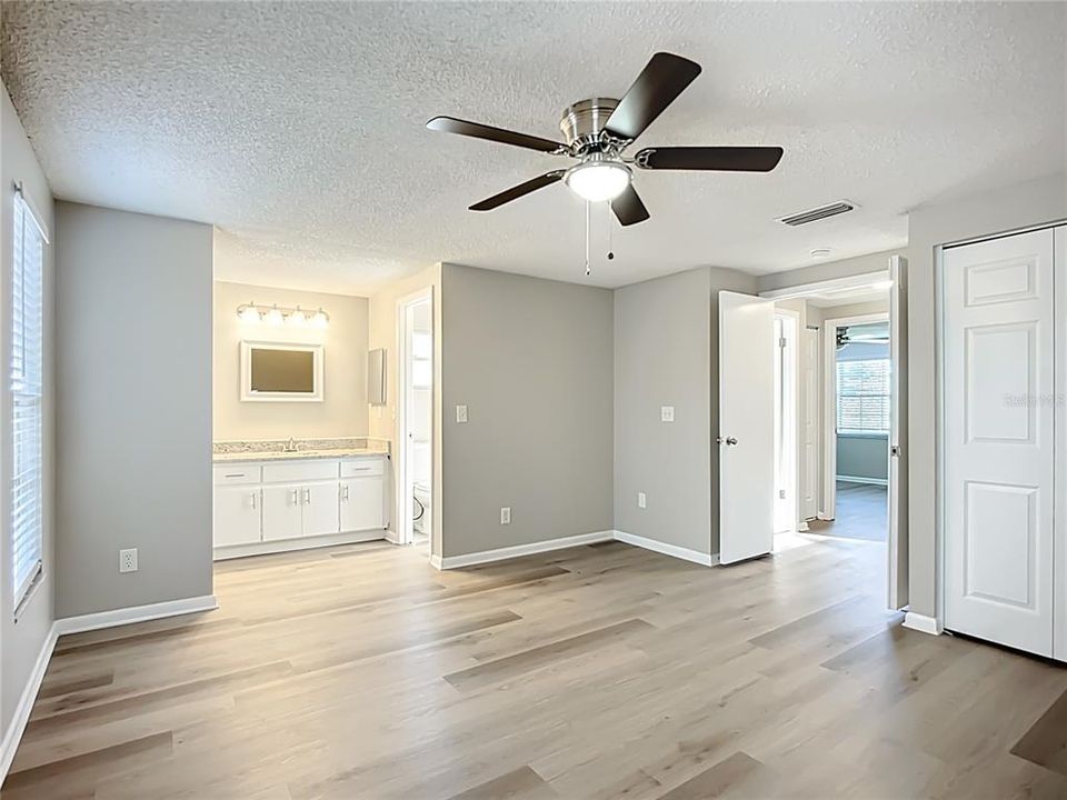 For Sale: $394,900 (4 beds, 3 baths, 1735 Square Feet)