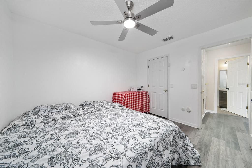 На продажу: $377,000 (3 спален, 2 ванн, 1882 Квадратных фут)