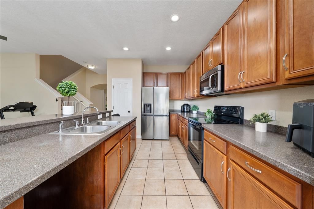 На продажу: $377,000 (3 спален, 2 ванн, 1882 Квадратных фут)