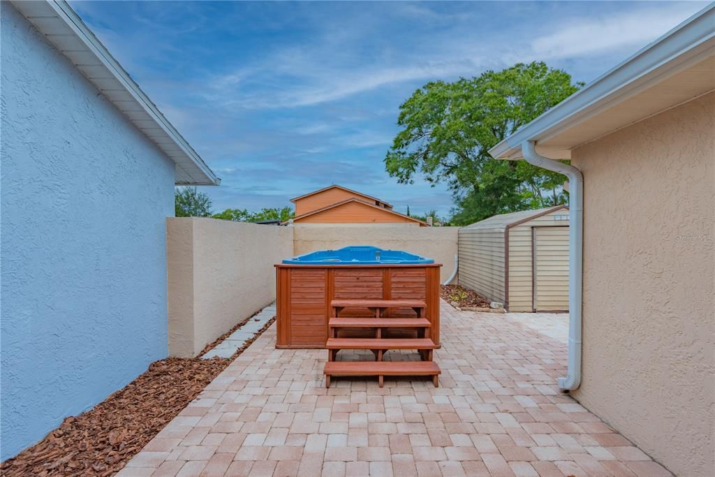 待售: $459,900 (2 贝兹, 2 浴室, 1798 平方英尺)